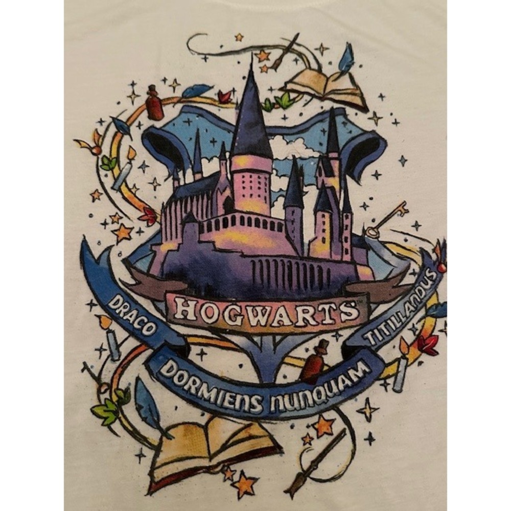 Harry Potter Hogwarts T-Shirt Youth XL Graphic‎ Tee Hogwarts Castle Spell Book